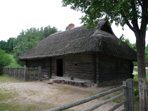 In so einer reetgedeckten Blockhütte aus den 1850ern lebten die Yoelsons ca. 30 Jahre später